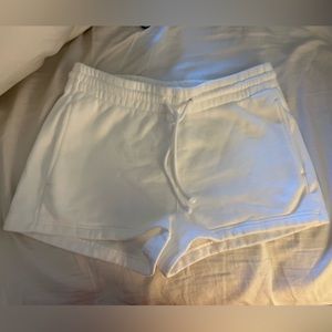 ARITZIA TNA Fleece Boyfriend Shorts Medium *Never Worn*